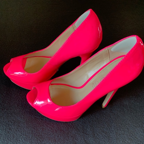 Aldo Bismarcka Hot Pink Pumps - Picture 3 of 5
